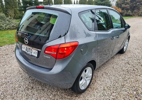 Opel Meriva cena 34555 przebieg: 115900, rok produkcji 2015 z Przysucha małe 781